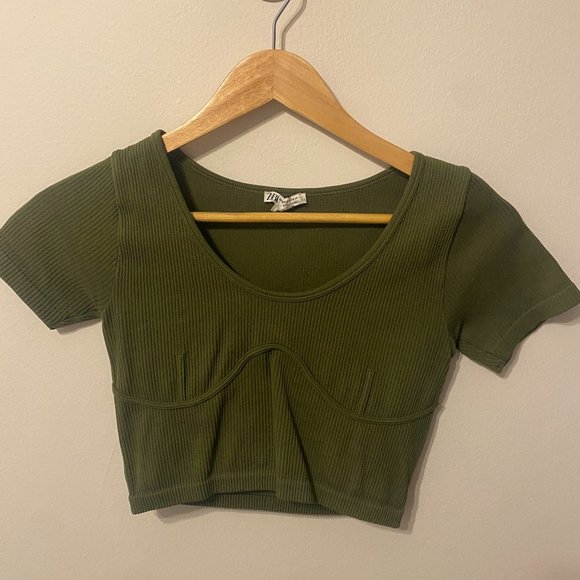 Green cropped tee - Picture 1 of 3